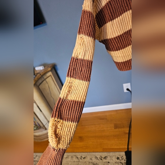 FREE PEOPLE DISTRESSED SWEATER - OFF SHOULDER/ SCOOP NECK - CROPPED - Picture 3 of 5